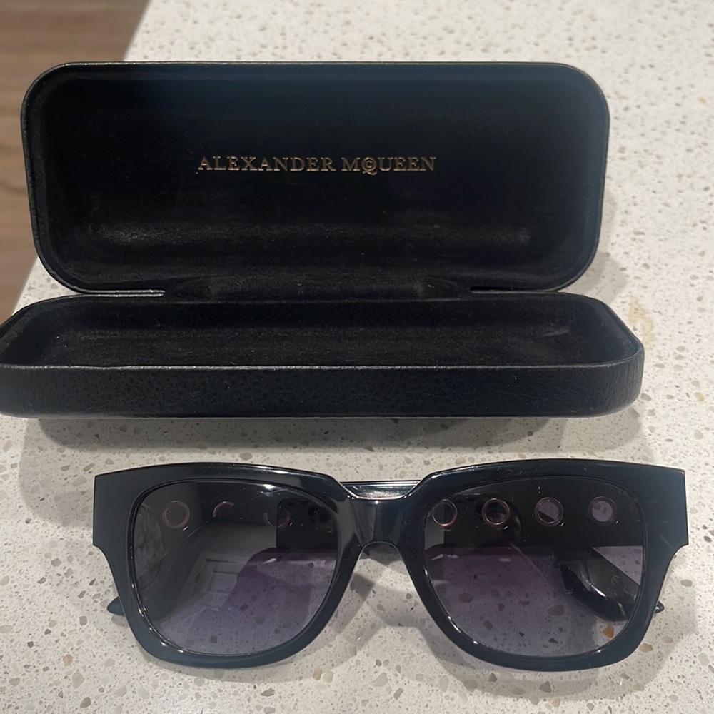 Alexander McQueen Glasses